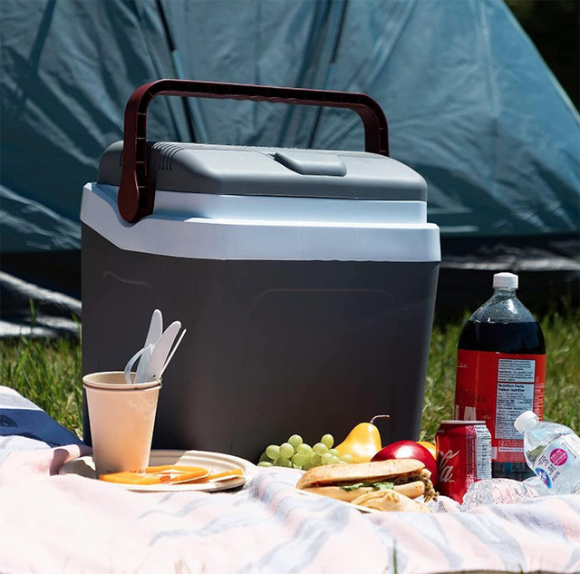 Clearance Deal -- ONLY $69.95 -- KOOLATRON 26 QUART PORTABLE THERMOELECTRIC COOLER in Fishing, Camping & Outdoors - Image 4