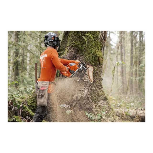 HOC HUSQVARNA 592XP GAS CHAINSAW + SUBSIDIZED SHIPPING + 2 YEAR WARRANTY in Power Tools - Image 4