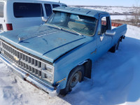 Parting out WRECKING: 1982 Chevy Truck