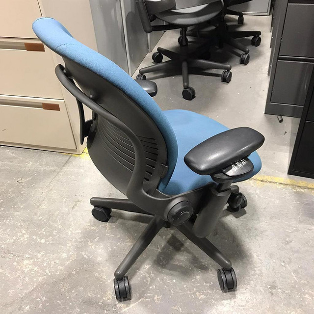 Steelcase Leap V1 Chair-Excellent Condition-Call us now! in Chairs & Recliners in Toronto (GTA) - Image 2