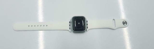 APPLE WATCH SERIES 3, SERIES 4 AND SERIES 5 NEW CONDITION WITH ACCESSORIES 1 Year WARRANTY INCLUDED in Cell Phone Accessories in British Columbia - Image 4