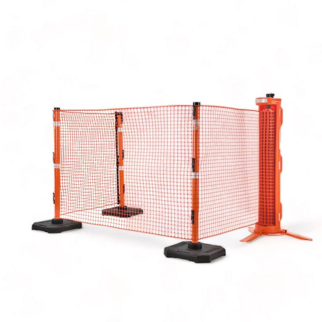 IPS RAPIDROLL 70-7050 WHEELED 50FT FENCING SYSTEM, WITH 4 POSTS + SUBSIDIZED SHIPPING + 1 YEAR WARRANTY dans Outils électriques - Image 3