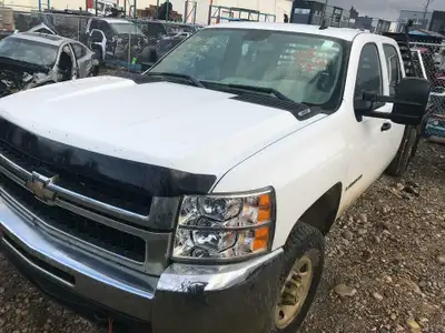 Chevrolet Silverado for parts or for sale as is nTruck only has 190K nHas a flat deck on the back nV...