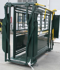 NEW ANIMAL LIVESTOCK SQUEEZE CATTLE CHUTE 314129