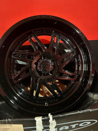 Set Of Four Brand New FORGIATO LAZZATE 22X10 GLOSS BLACK SET