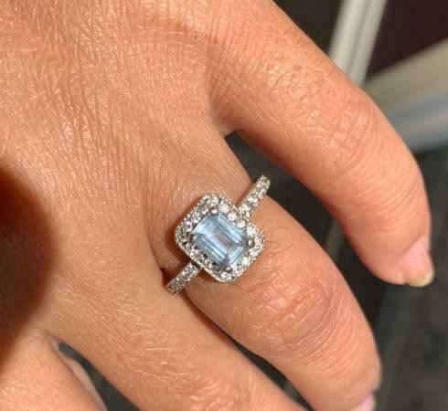 Natural Diamonds and and Natural Aquamarine in White Gold Ring (size 5-6) with Beautiful Halo Design in Jewellery & Watches in Markham / York Region - Image 2