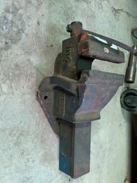 Bench vise, no. 6 Record made in England, 6” wide jaws