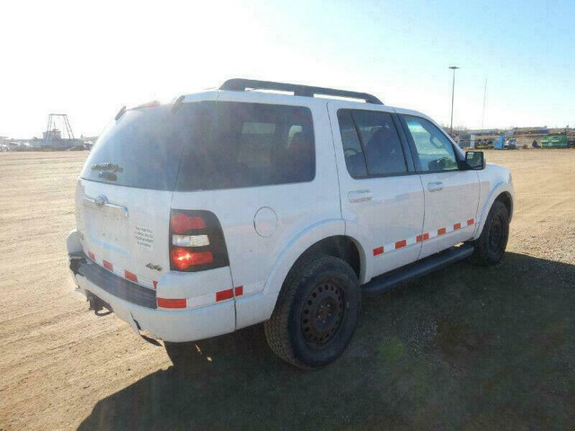 2010 Ford Explorer XLT 4.0L 4WD For Parts in Auto Body Parts in Calgary - Image 3
