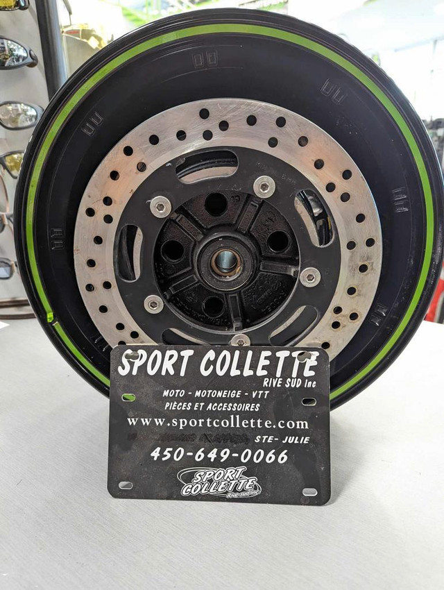 Roue OEM Kawasaki Vn900 2012 a 2024 in Motorcycle Parts & Accessories in Longueuil / South Shore