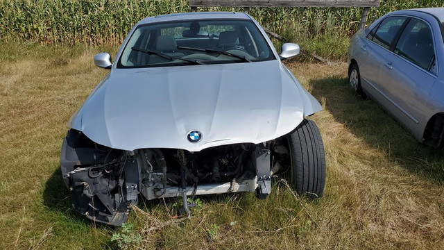 Parting out WRECKING: 2010 BMW 335 in Other Parts & Accessories - Image 2