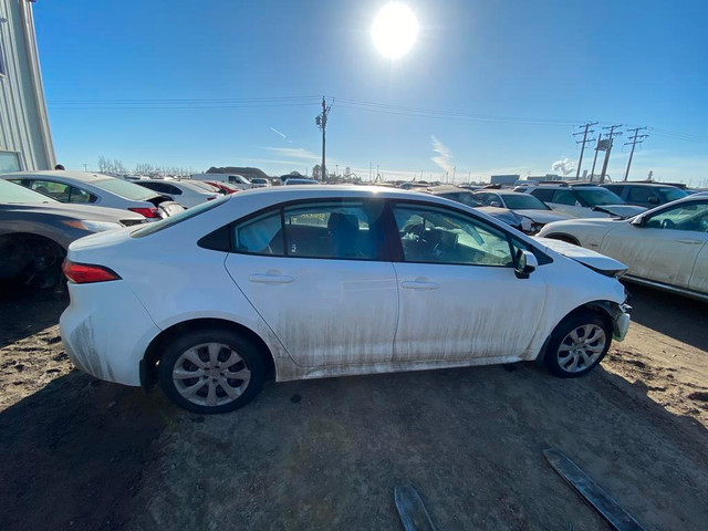 2020 TOYOTA COROLLA LE: *ONLY FOR PARTS* in Auto Body Parts - Image 3