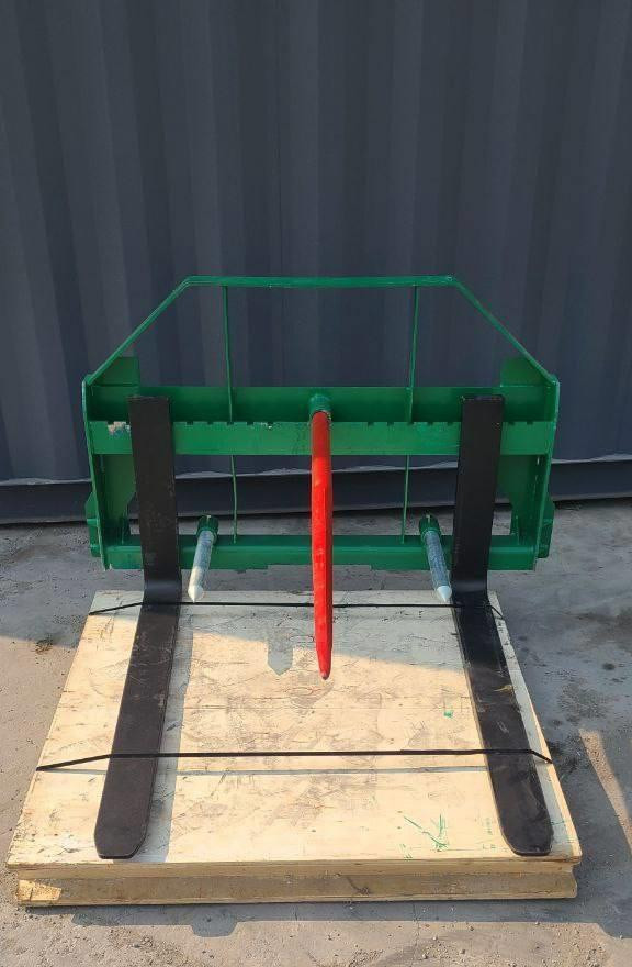 NEW JOHN DEERE COMBO HAY SPEAR & PALLET FORKS 5236047 in Other in Manitoba - Image 2