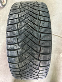 4 pneus dhiver P225/45R17 94H Pirelli Winter Ice Zero FR 28.5% dusure, mesure 8-8-8-8/32