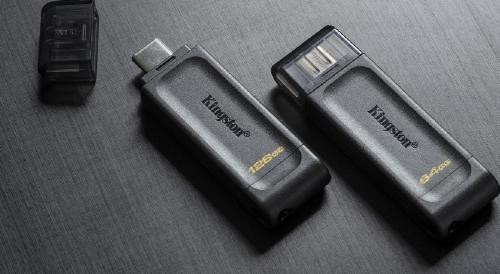 128GB Kingston DataTraveler 70 USB-C (USB 3.2) Flash Drive - Black dans Cartes-mémoires et clés USB  à Ville de Montréal - Image 2