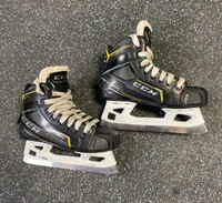 Used CCM Super Tacks 9370 Goalie Skates Size 2D Junior