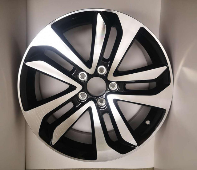 18 Inch Honda Alloy Wheel in Tires & Rims in Toronto (GTA)