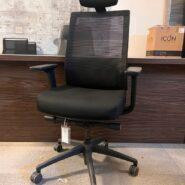 Icon Q2 Chair and Headrest Package – Black – Showroom Model