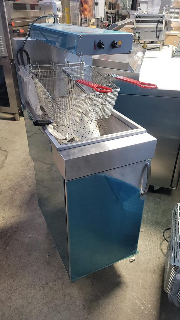 Brand New Natural Gas 50lbs Deep Fryer - 120,000 BTU in Other Business & Industrial