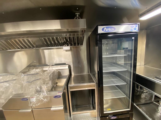 Brand New 2022 Food Trailer, 4 Seasons operational, Lease to own & financing now! in Industrial Kitchen Supplies in Alberta - Image 4