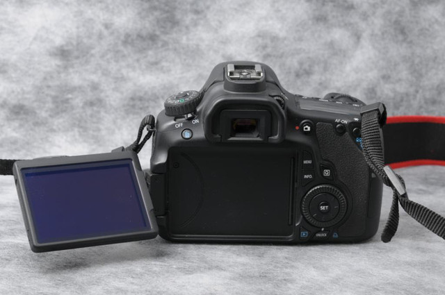 Canon EOS 60D Body + Battery, Charger &amp; Strap (ID: C-664) in Cameras & Camcorders - Image 4
