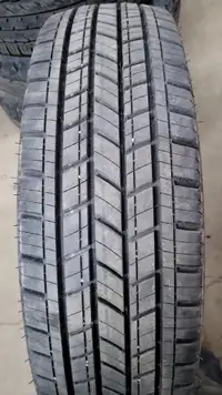 4 pneus dété LT235/80R17 120/117R Michelin Energy Saver A/S, mesure 11-11-11-11/32