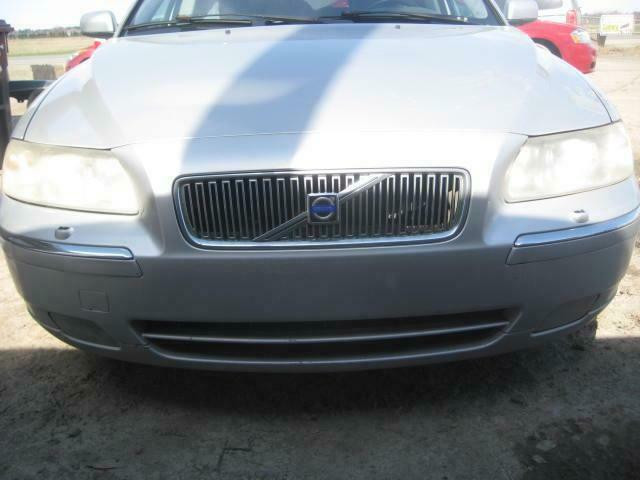 2005 Volvo V7 automatic pour piece # for parts # part out in Auto Body Parts in Québec