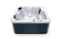 NEW COMPLETE 3 PERSON SPA HOT TUB PACKAGE 1124230