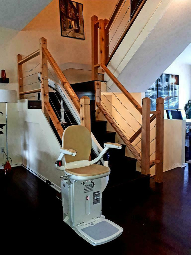 Used stair lifts! Installed! Also chair removals!! Acorn Stannah Bruno Stairlift Chairlift Glide in Health & Special Needs in Kingston Area - Image 3