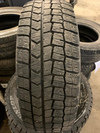 4 pneus dhiver P225/60R17 99T Dunlop Winter Maxx 7.5% dusure, mesure 10-11-10-10/32