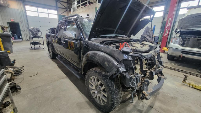 PARTING OUT NISSAN FRONTIER in Auto Body Parts in Alberta - Image 2