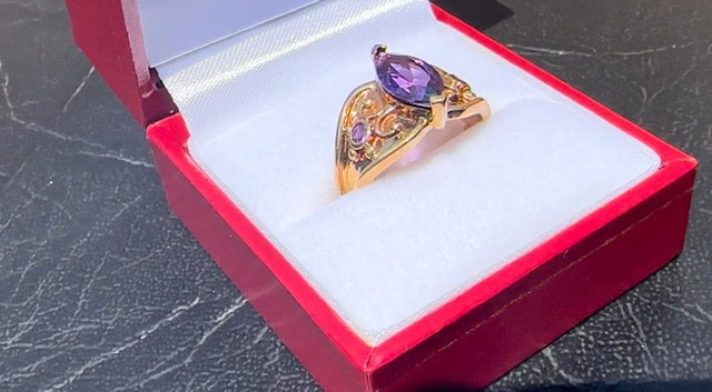 #221 - Marquise Amethyst Custom 10k Ring, Size 7, ON SALE NOW! in Jewellery & Watches - Image 3