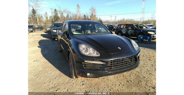 PORSCHE CAYENNE (2011/2018 FOR PARTS PARTS ONLY in Auto Body Parts - Image 3
