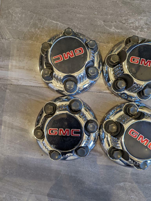 BRAND  NEW  GMC SIERRA  FACTORY OEM  6 LUG CHROME WHEEL COVER SET OF FOUR. in Tires & Rims in Ontario - Image 2