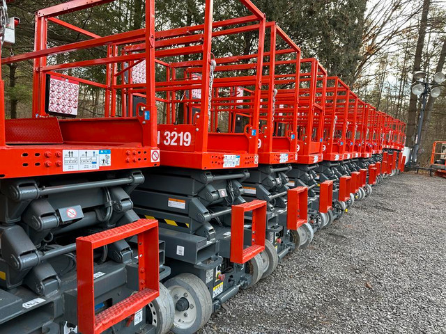 Skyjack 19 foot Scissor Lifts-Aerial Lift-Safety Certified in Heavy Equipment Parts & Accessories in Hamilton