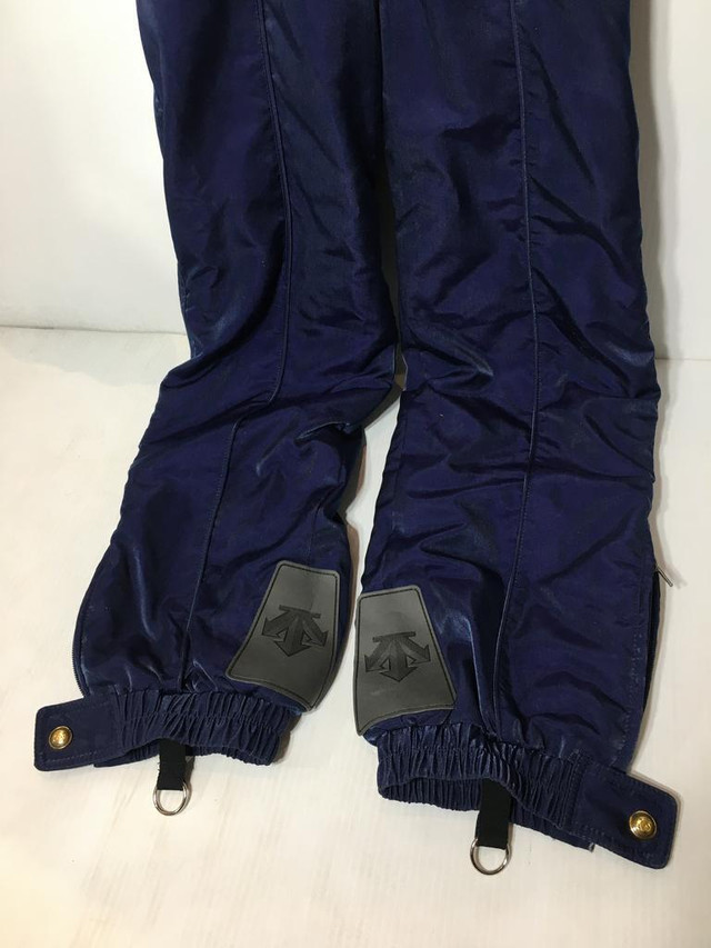 Descente Womens DH Ski Suit - Size 6 - Pre-owned - 9EW1S3 in Women's - Tops & Outerwear in Calgary - Image 3