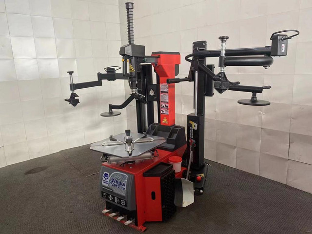 NEW AUTOMATIC TIRE CHANGER DOUBLE ASSIST ARM & AIR BLAST INFLATION FT800 in Other in Manitoba - Image 2