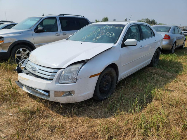 WRECKING / PARTING OUT:  2007 Ford Fusion SEL AWD in Other Parts & Accessories - Image 2