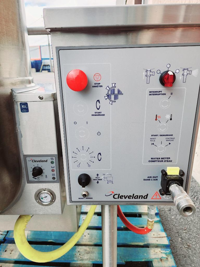 Cleveland 100 gallon steam kettle mixer agitator / Chiller  ** Marmite a vapeur melangeur GAS / GAZ in Industrial Kitchen Supplies - Image 3
