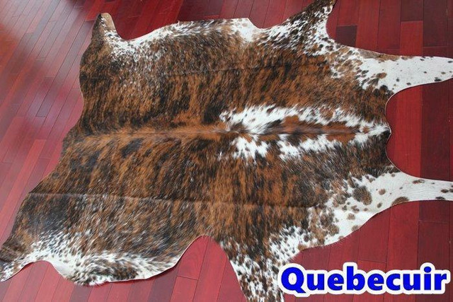 COWHIDE RUG TAPIS PEAU DE VACHE DECORATION PROMOTION in Home Décor & Accents in Québec - Image 2