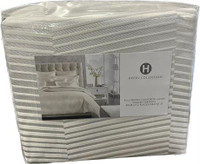 FULL/QUEEN HOTEL COLLECTION CHANNELS COMFORTER COVER
