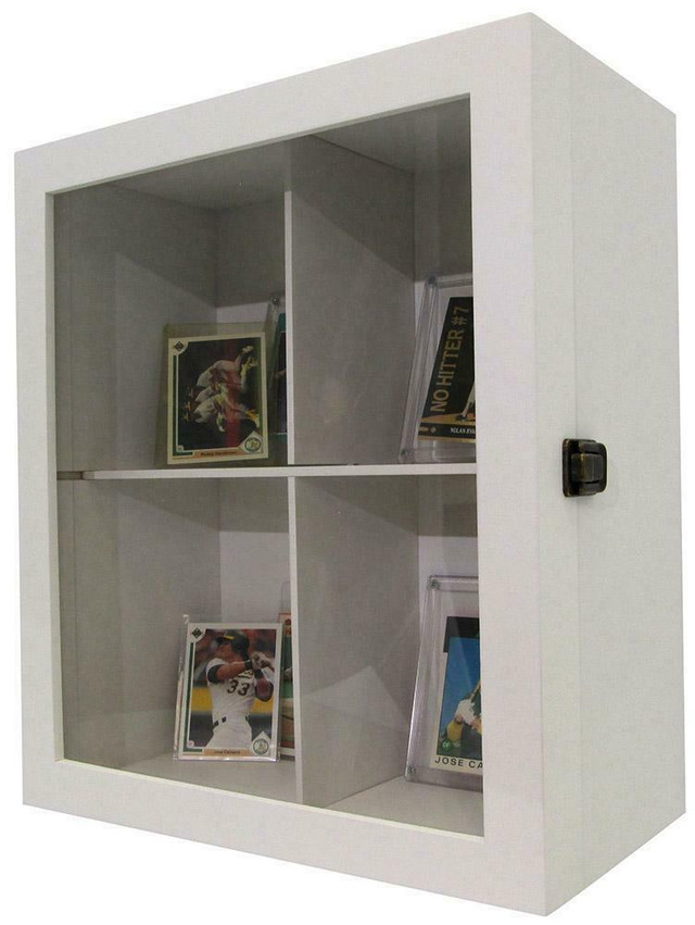 ATTRACTIVE DISPLAY CABINET -- Perfect for displaying and protecting valuable collectibles and miniatures! in Arts & Collectibles in Ontario
