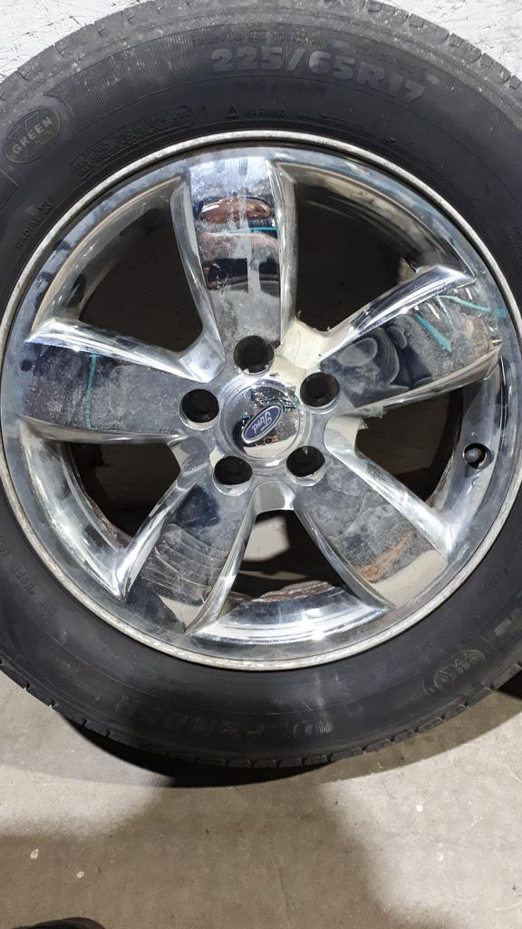 225/65R17, MICHELIN tires with Ford rims in Tires & Rims in Ottawa / Gatineau Area - Image 3