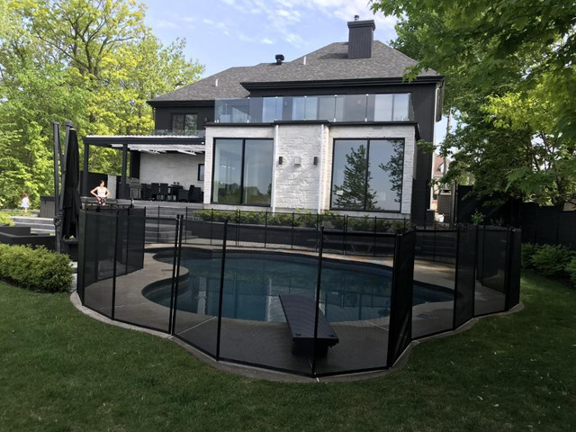 SECURE+, removable pool safety fence for your child in Decks & Fences in West Island