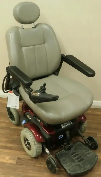 PRIDE JAZZY MOBILITY JET 3 ULTRA POWER WHEELCHAIR GOOD LOOKING CONDITION  Weak batteries