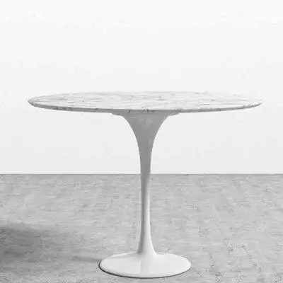 Inspirée de la table classique cette table ronde en marbre exquise apporte élégance et fonctionnalit...