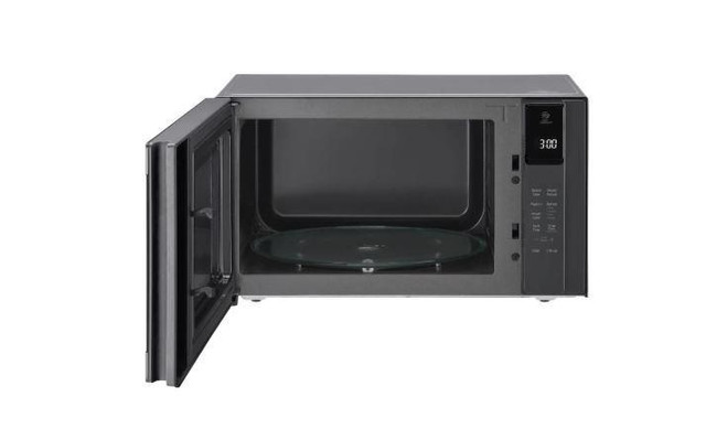 LG LMC1575ST 1.5 cu. ft. NeoChef™ Countertop Microwave with Smart Inverter and EasyClean (Factory Refurbished) in Microwaves & Cookers - Image 2