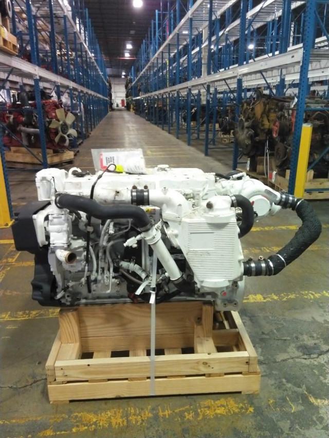 New Cummins Marine Motor With Warranty in Engine & Engine Parts - Image 3