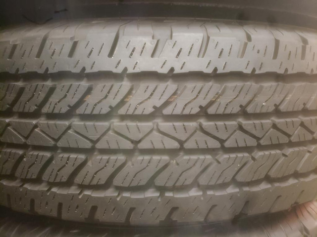 (Z446) 4 Pneus Ete - 4 Summer Tires 245-75-17 Bridgestone 9/32 - COMME NEUF / LIKE NEW in Tires & Rims in Greater Montréal - Image 3