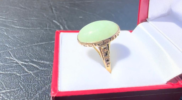 #322 - 14kt Yellow Gold, 6.34ct Cabochon Jadeite Ring, Size 9 in Jewellery & Watches - Image 4