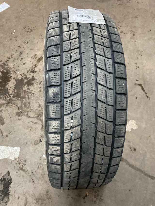 4 pneus dhiver P245/65R17 107R Dunlop Winter Maxx SJ8 34.5% dusure, mesure 9-10-9-9/32 in Tires & Rims in Québec City